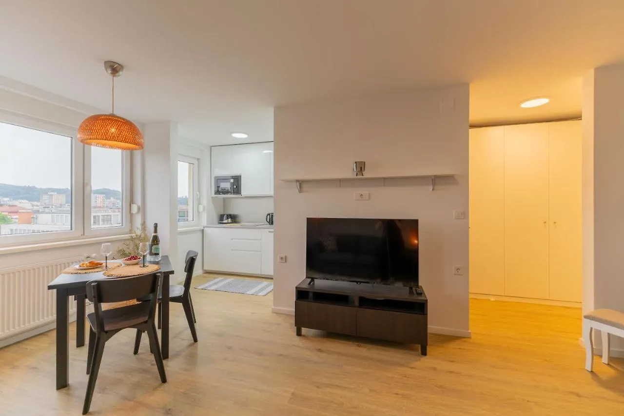 Elegant Tour As Studio Gilly With Open Views And A Balcony In The Center Ljubljana Slovenia
